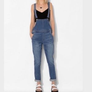 Urban Outfitters BDG Denim Overalls Size 26 Skinny Cotton Low Bib Casual